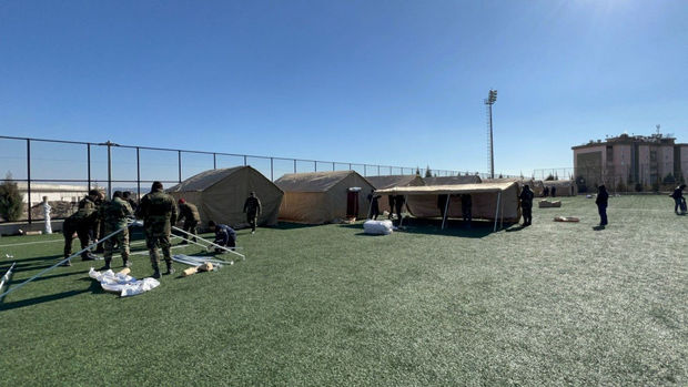 FHN-in xilasediciləri zəlzələ bölgəsində çadırların qurulmasını həyata keçirirlər - FOTO/VİDEO