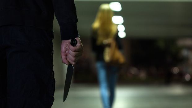 Üç uşaq anası olan sevgilisini bıçaqlayan 15 yaşlı oğlanla bağlı qərar verildi