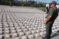 Kolumbiyada bir gündə 5 tondan çox narkotik maddə müsadirə edildi