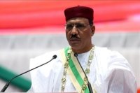 Həkimlər çevriliş nəticəsində devrilən Niger prezidentini müayinə ediblər