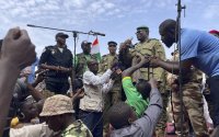 Nigerdə ​​üsyançılar devrilmiş prezidenti vətənə xəyanətdə ittiham edir